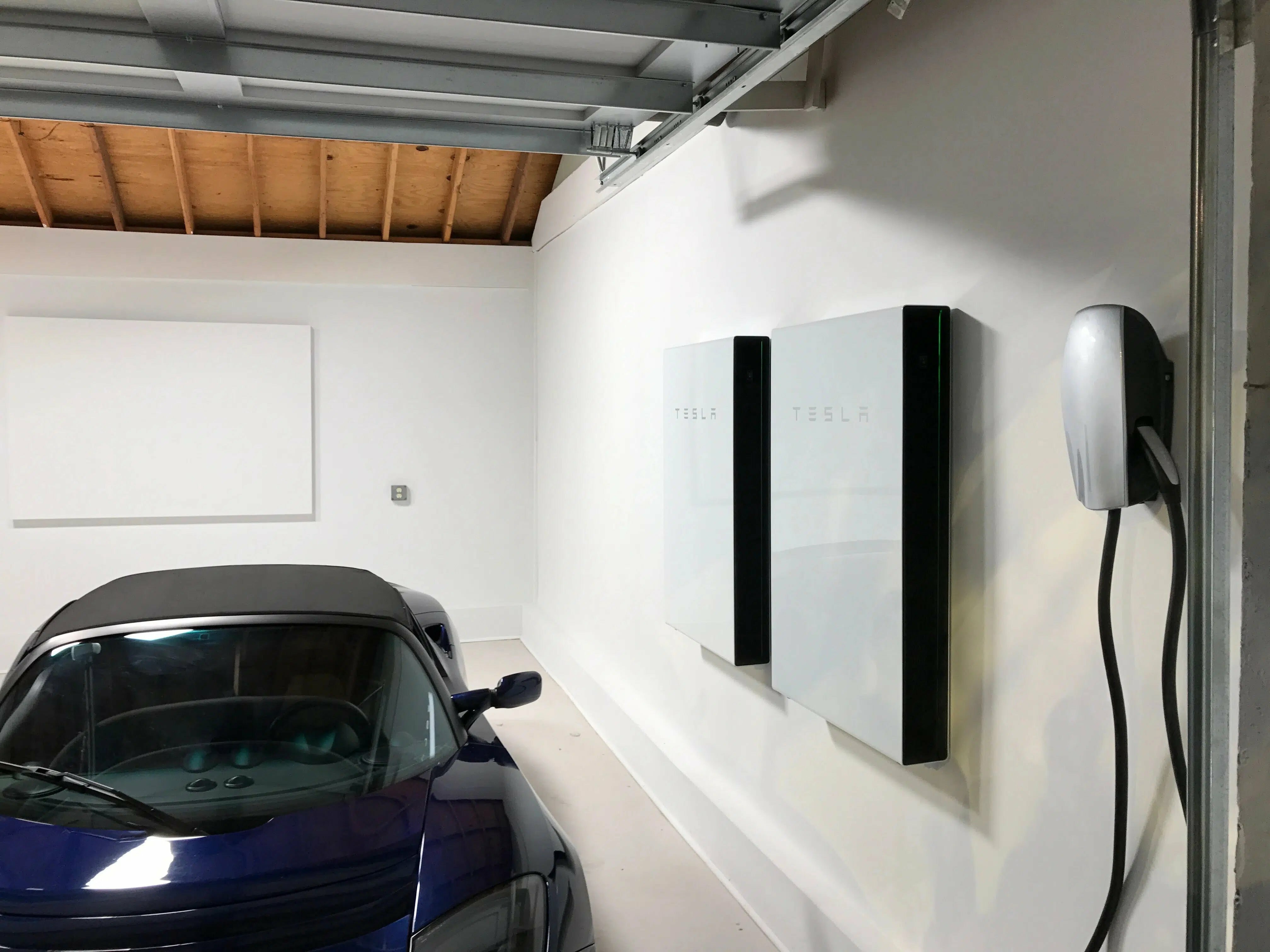 Tesla Powerwall 2 Solar Sovereign
